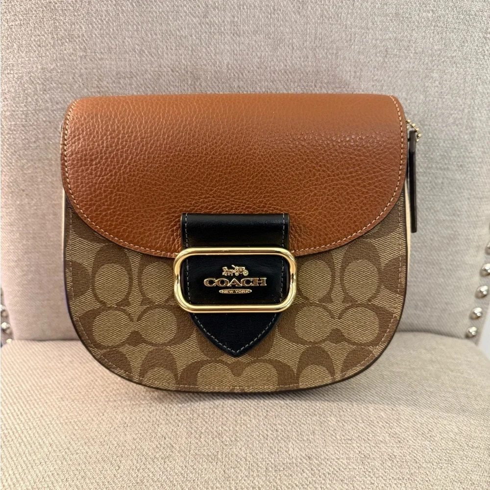 COACH Morgan Saddle Bag in Colorblock Signature Canvas with Gold-Tone Hardware - Picture 2 of 15